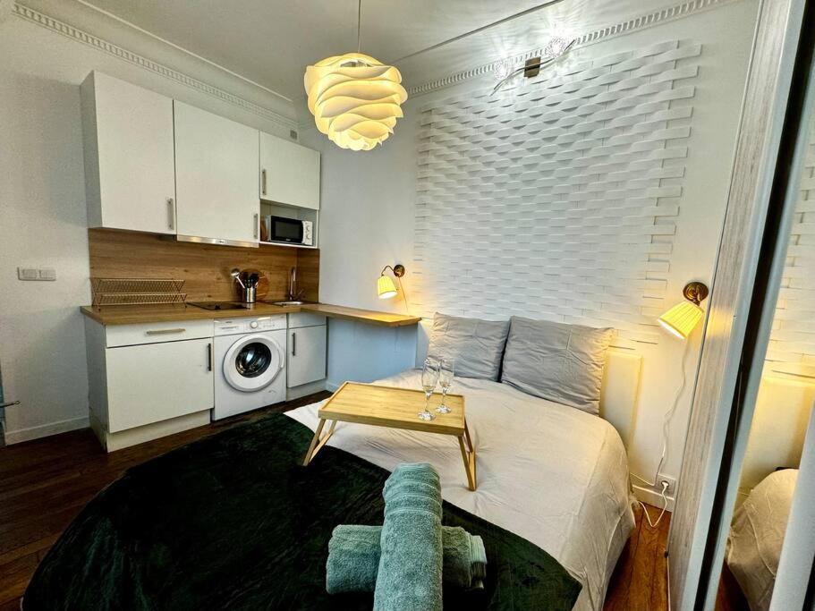 Champs-Elysees - Suite For 2 People Paris Luaran gambar