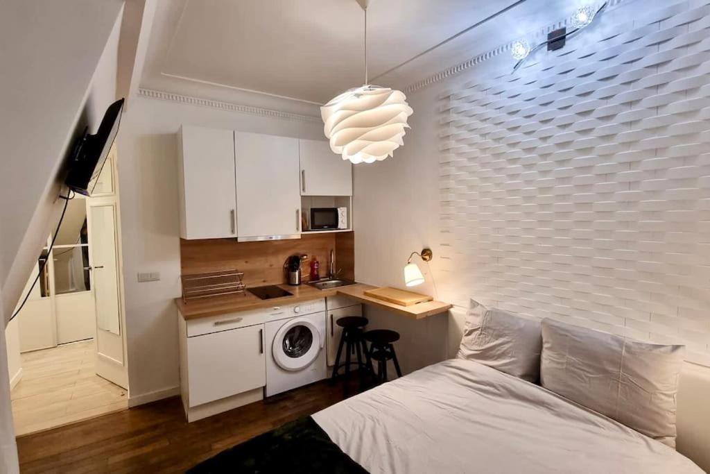 Champs-Elysees - Suite For 2 People Paris Luaran gambar
